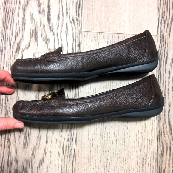 Ralph Lauren brown leather loafers with gold medallion, size 8 - Picture 3 of 6